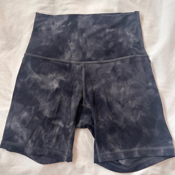 lululemon Black Women's Shorts - Picture 2 of 2